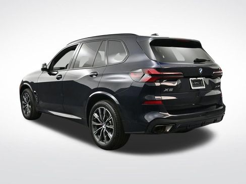 Used 2024 BMW X5 xDrive40i w/ M Sport Package image 3