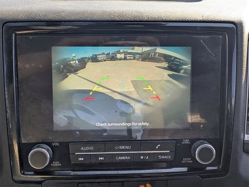 Used 2022 Nissan Frontier SV image 27