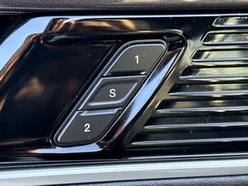 Used 2024 Jeep Wagoneer L Base w/ Convenience Group I image 21