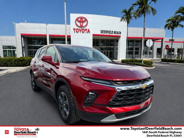 Used 2025 Chevrolet Blazer LT FWD image 1