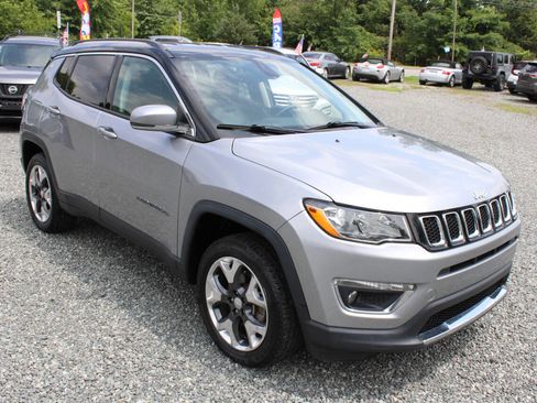 Used 2018 Jeep Compass Limited image 4
