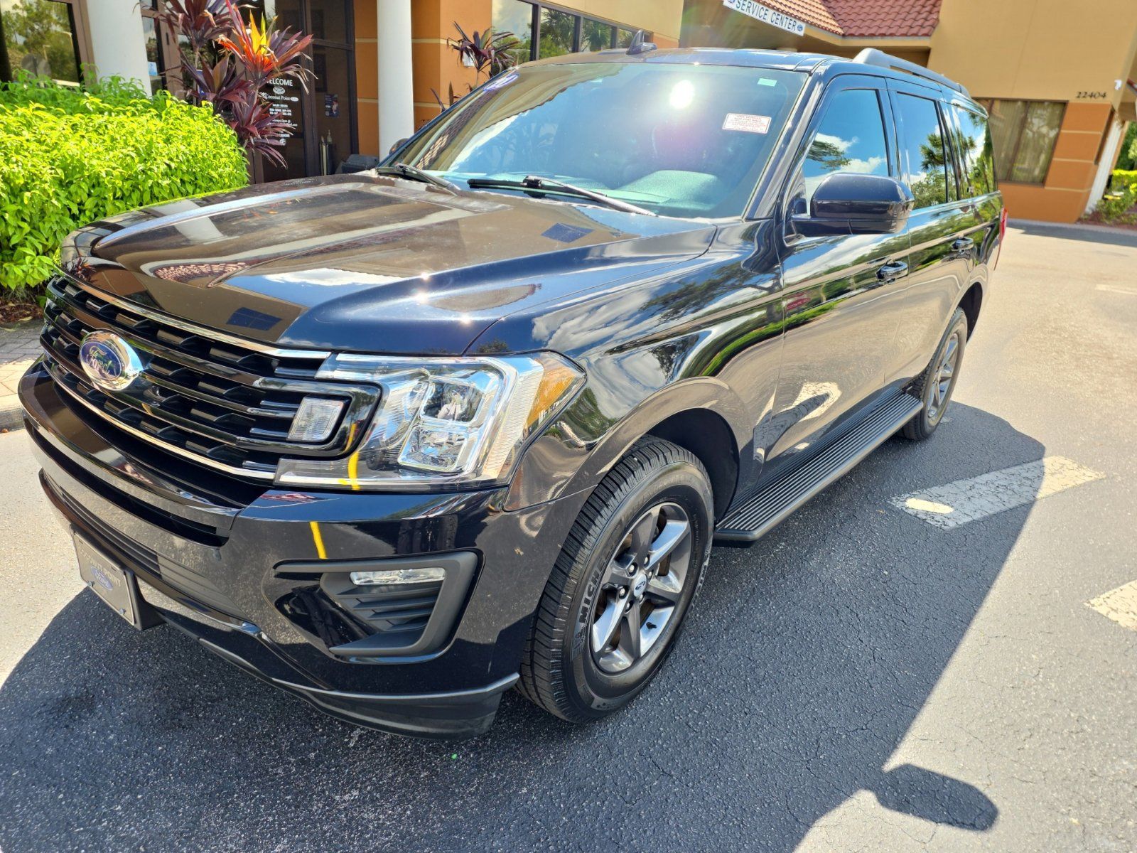 Used 2021 Ford Expedition XL AWD/4WD image 2