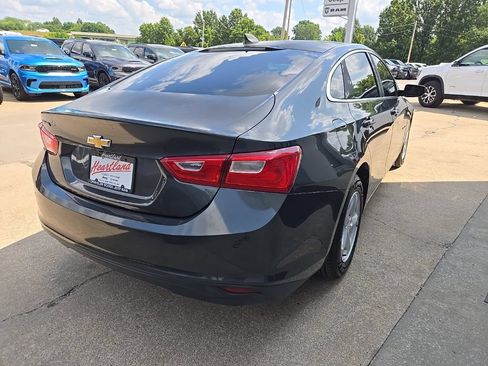 Used 2017 Chevrolet Malibu LS w/ LPO, Convenience Package 1 FWD image 10