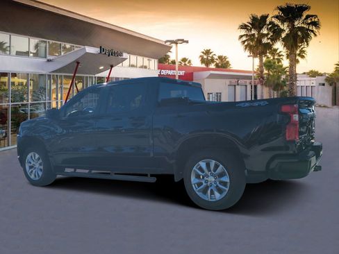 Used 2022 Chevrolet Silverado 1500 Custom w/ Safety Confidence Package image 5