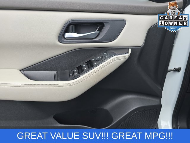 Used 2025 Nissan Rogue SV FWD image 13