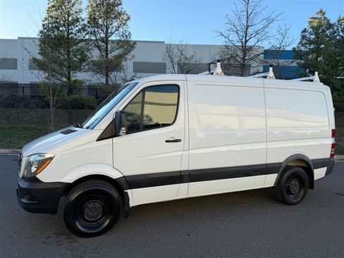 Used 2017 Mercedes-Benz Sprinter 2500 image 4