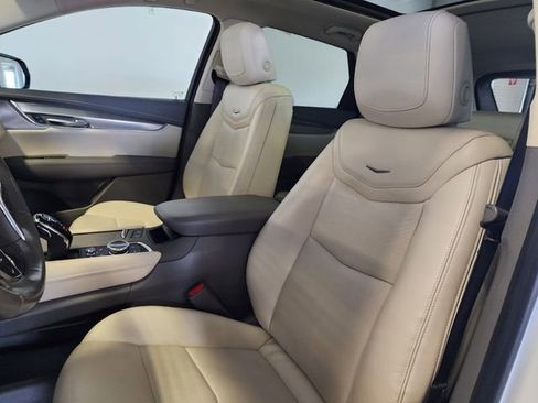 Certified 2023 Cadillac XT5 Premium Luxury AWD/4WD image 13