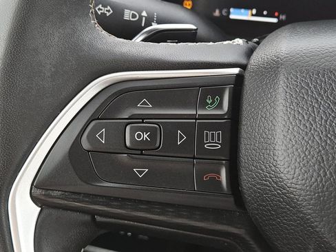 Used 2024 Jeep Grand Cherokee Altitude AWD/4WD image 20