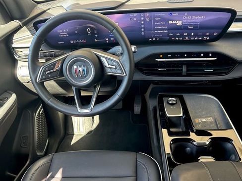 Certified 2025 Buick Enclave Preferred image 11