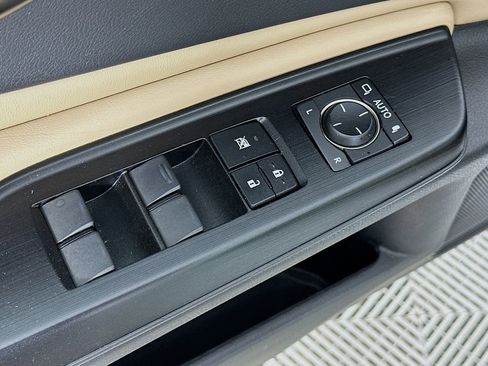 Used 2020 Lexus ES 350 Luxury w/ Accessory Package 2 image 26