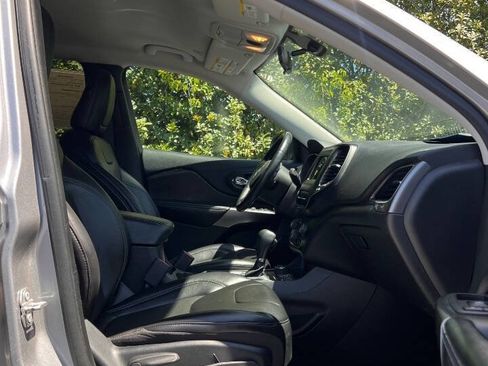 Used 2019 Jeep Cherokee Latitude Plus image 17