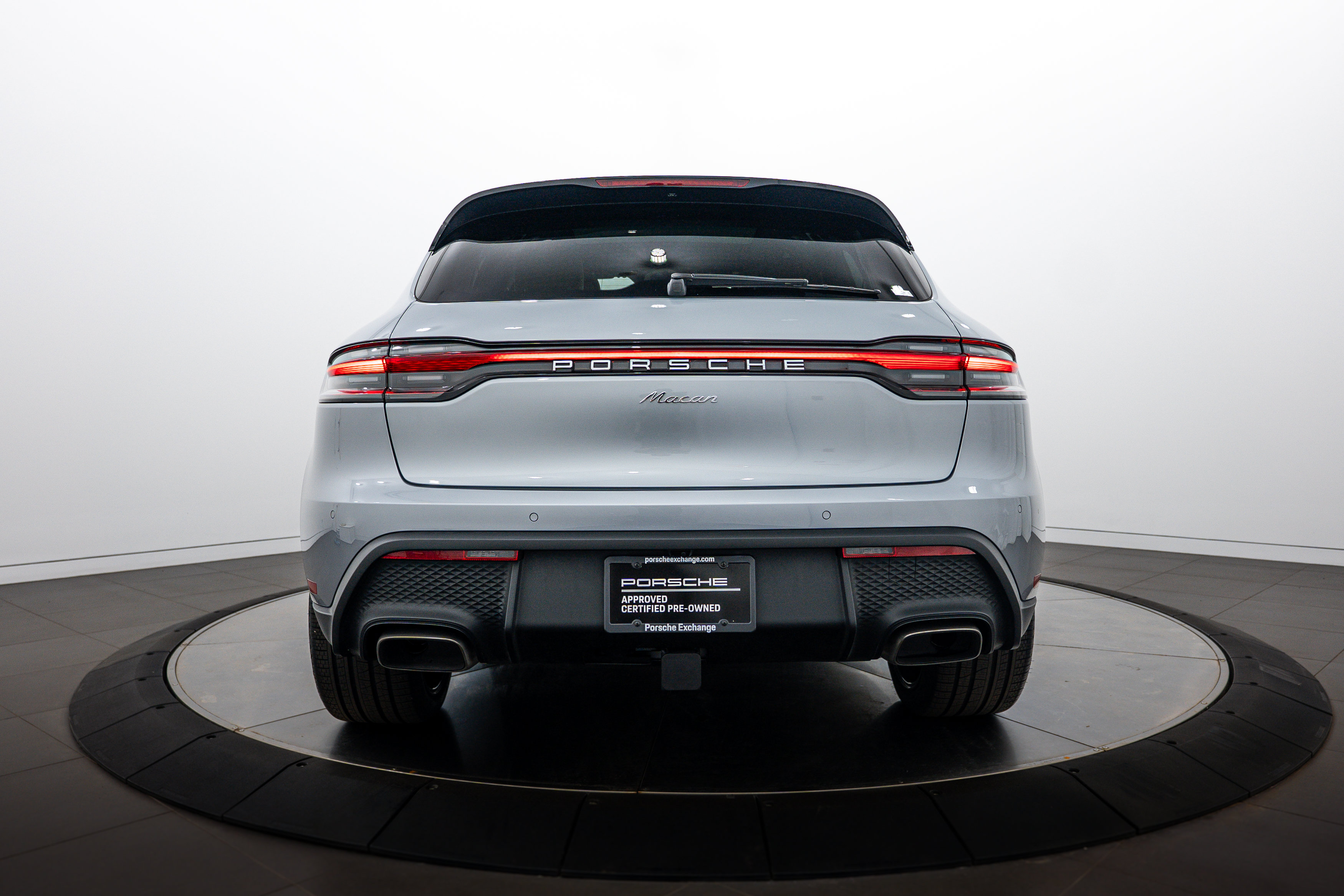 Certified 2026 Porsche Macan AWD/4WD image 6