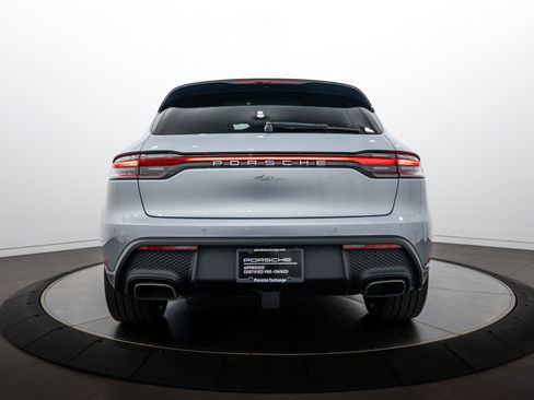 Certified 2026 Porsche Macan AWD/4WD image 6