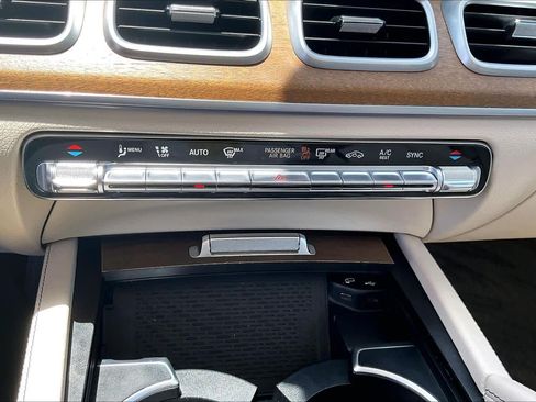 Used 2020 Mercedes-Benz GLS 450 4MATIC image 33
