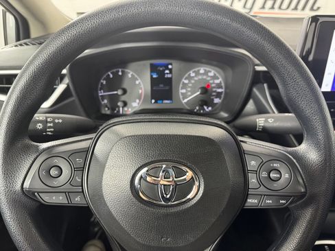 Used 2025 Toyota Corolla LE w/ Convenience Package FWD image 13