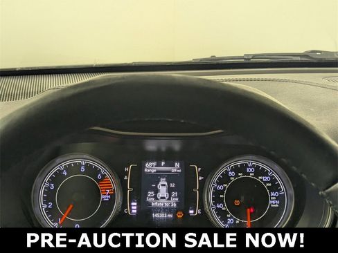 Used 2019 Jeep Cherokee Latitude Plus image 18