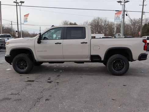 New 2026 Chevrolet Silverado 2500 ZR2 w/ LPO, Dark Essentials Package image 22