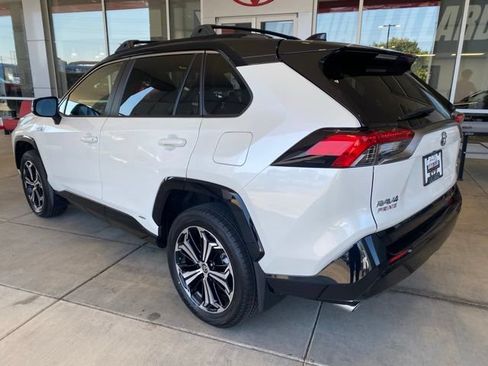 Certified 2022 Toyota RAV4 XSE w/ Weather Package AWD/4WD image 9