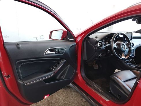 Used 2017 Mercedes-Benz GLA 250 w/ Premium Package image 19