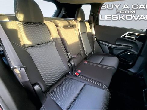 New 2026 Mitsubishi Outlander ES image 9