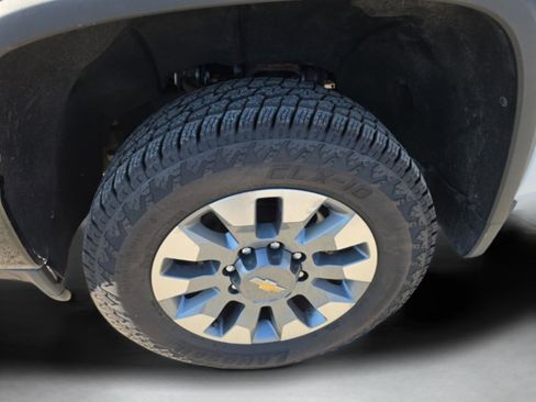 Used 2023 Chevrolet Silverado 2500 Custom w/ Custom Convenience Package image 12