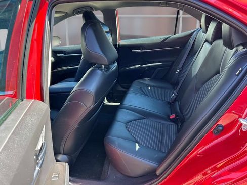 Used 2024 Toyota Camry SE image 12