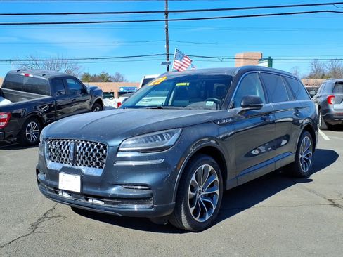 Used 2023 Lincoln Aviator Grand Touring w/ Elements Package Plus image 3