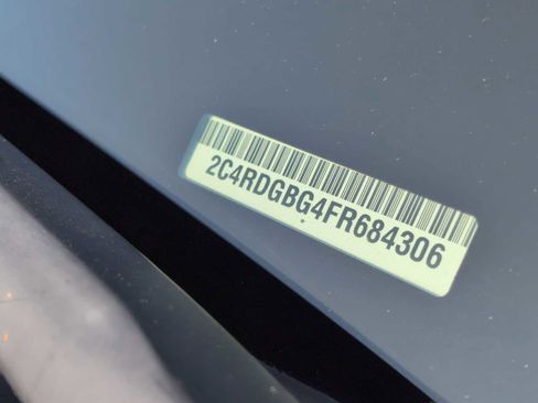 Used 2015 Dodge Grand Caravan SE image 32