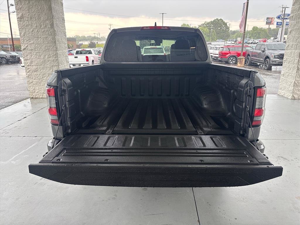 Used 2023 Nissan Frontier SV w/ Tow Package AWD/4WD image 3