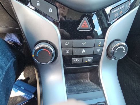 Used 2014 Chevrolet Cruze LS FWD image 18