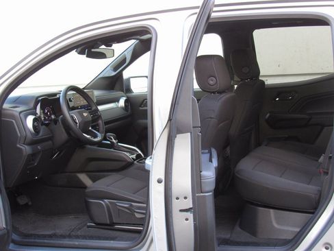 Used 2024 Chevrolet Colorado LT image 15