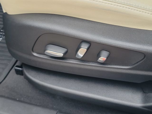 Used 2025 Cadillac XT6 Sport w/ Technology Package AWD/4WD image 6