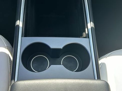 Used 2022 Tesla Model Y Performance AWD/4WD image 21