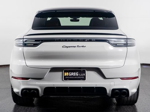 Used 2022 Porsche Cayenne Turbo image 11