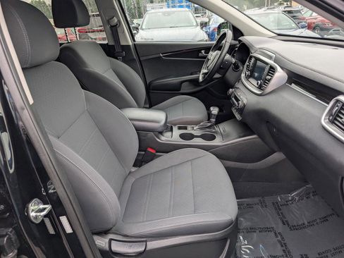 Used 2020 Kia Sorento S image 12