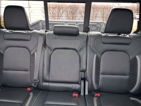 Certified 2022 RAM 1500 Laramie image 32