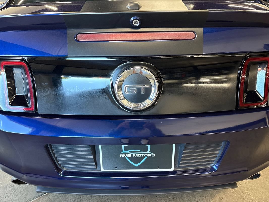 Used 2010 Ford Mustang GT Premium RWD image 25