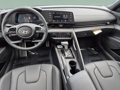New 2026 Hyundai Elantra SEL Sport FWD image 9