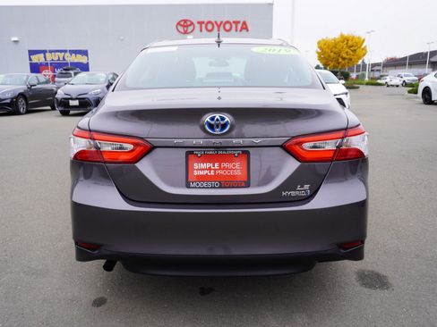 Used 2019 Toyota Camry LE image 10
