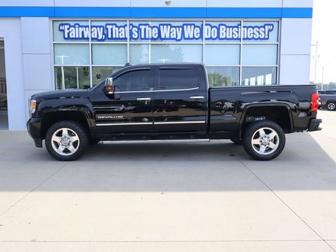 Used 2015 GMC Sierra 2500 Denali w/ Duramax Plus Package AWD/4WD image 7