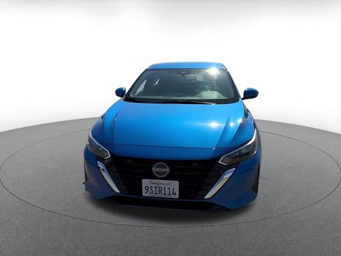 Used 2025 Nissan Sentra SV FWD image 4