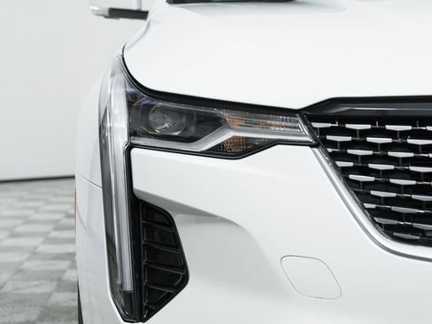 Used 2023 Cadillac CT4 Luxury image 12