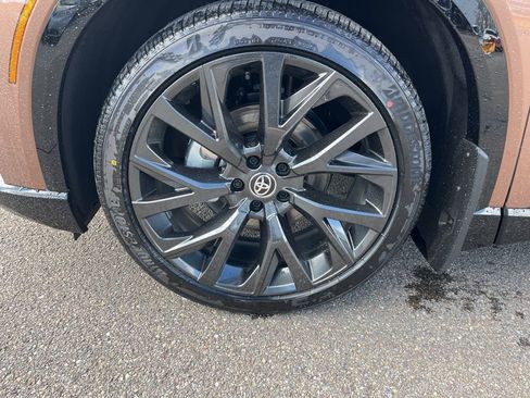 New 2026 Toyota Crown Signia w/ Advanced Technology Package image 8