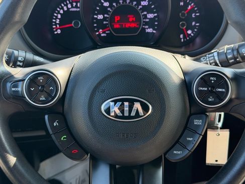 Used 2018 Kia Soul FWD image 13