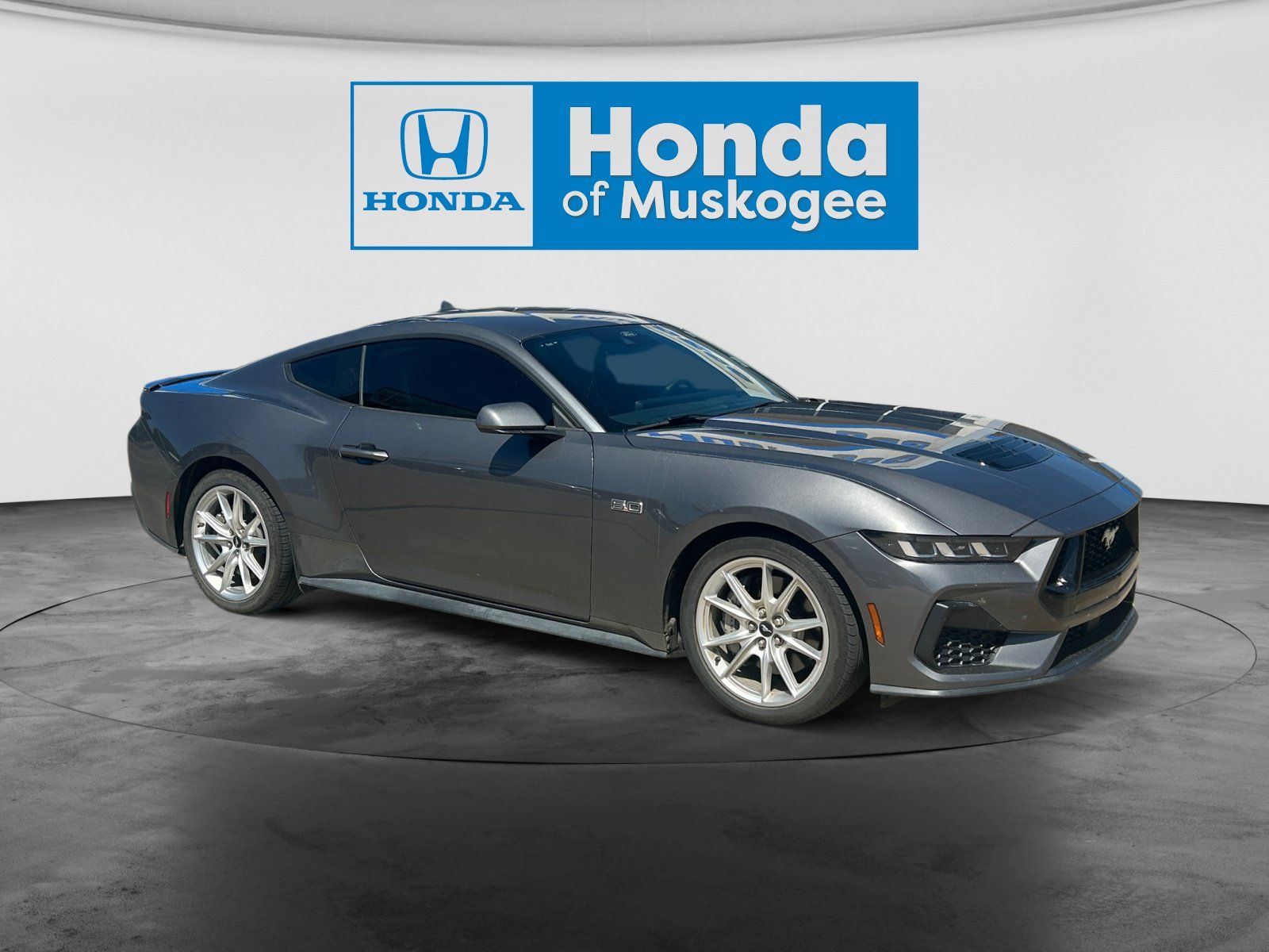 Used 2025 Ford Mustang GT Premium RWD image 3