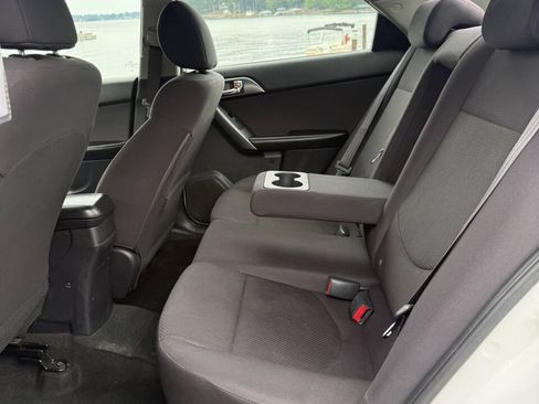 Used 2013 Kia Forte EX FWD image 11