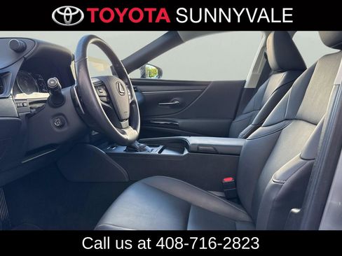 Used 2025 Lexus ES 300h w/ Premium Package FWD image 14