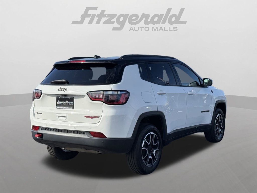 Used 2024 Jeep Compass Trailhawk AWD/4WD image 8