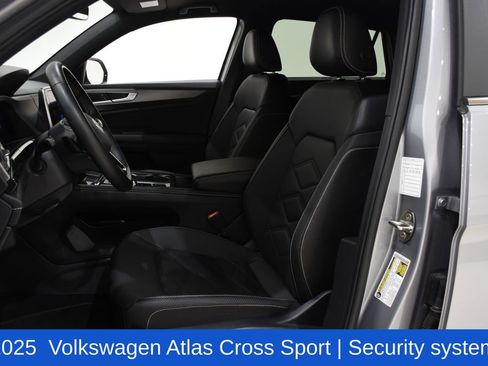 Used 2025 Volkswagen Atlas Cross Sport SE AWD/4WD image 18
