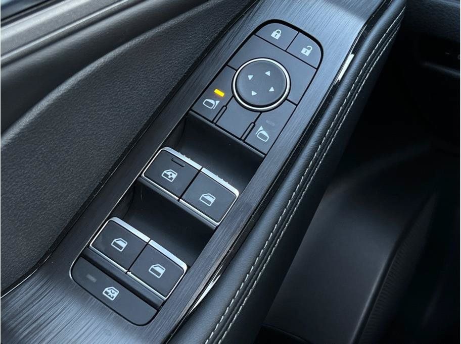 Certified 2025 Nissan Rogue SL AWD/4WD image 19